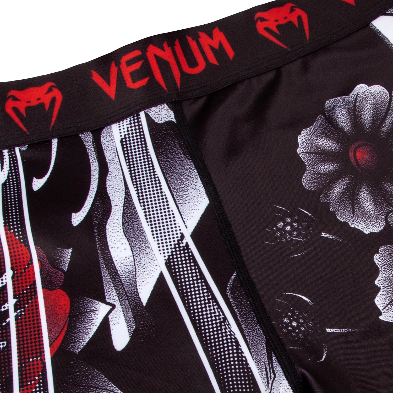 Компрессионные штаны Venum Samurai Skull Black